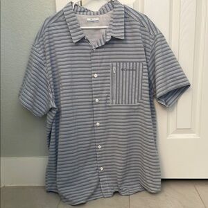 Columbia Men's Blue Striped Shirt